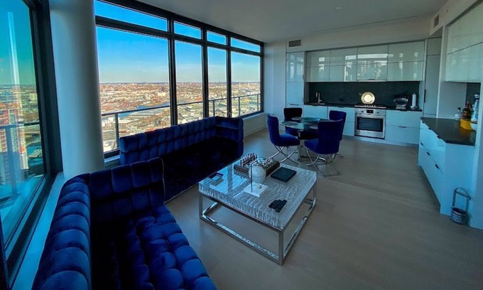 Hunters Point Apartment | Be A Part Of Our Luxury Penthouse @ 2 Blue Slip
