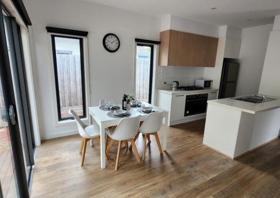Capel Sound House | Beach Bliss - Queen Bedroom Shared Space