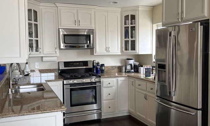 Hermosa Beach Condo | Beach Condominium- 3 blocks to beach