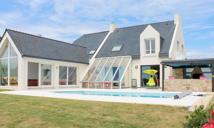 Plougonvelin House | Beach front home in Plougonvelin