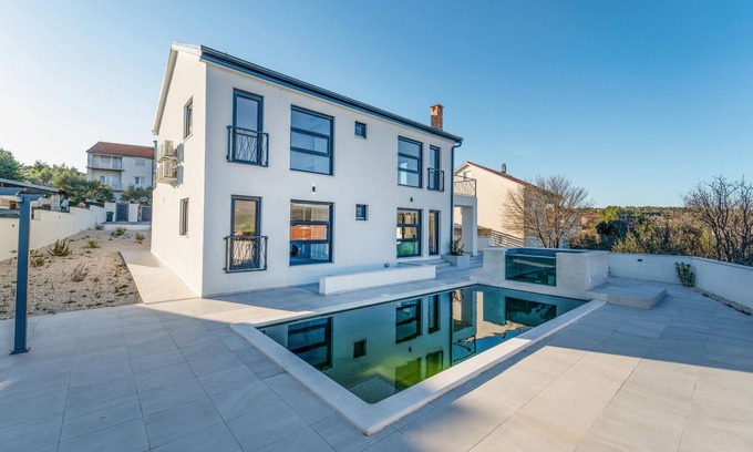 Pridraga House | Beach front home in Pridraga