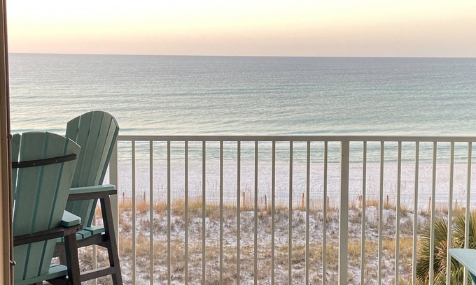 Fort Walton Beach Condo | BEACH FRONT, SPECTACULAR VIEWS, CORNER UNIT, 2BEDROOM, 2BATH, LRG BALCONY