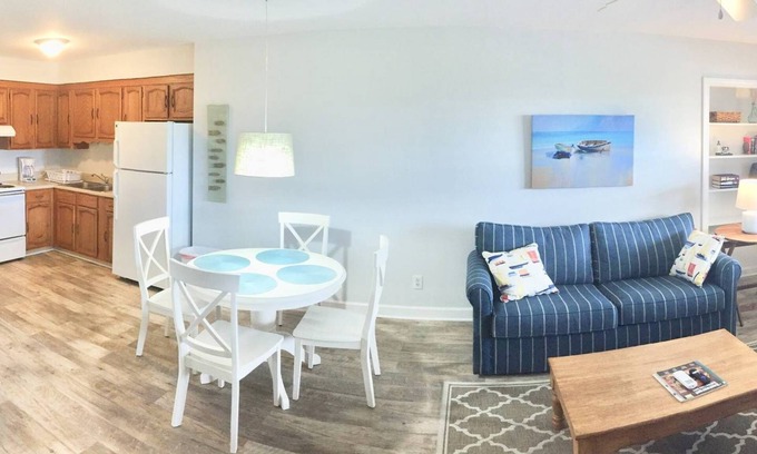 Nags Head Apartment | Beach Haven, less than 1 block to beach! Full kitchen, Private & Spacious.