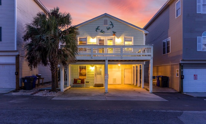North Carolina Coast House | Beach Home sleeps up to 8, ocean and intercoastal views