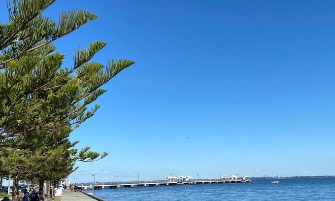 Clontarf Apartment | Beach Side Living with city views. Halfway between the Gold Coast & Sunny coast.