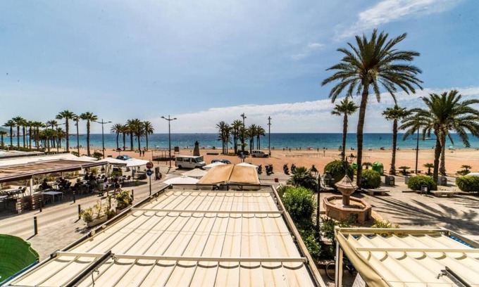 Old Town Apartment | Beach Studio, Modern Apartment in Villajoyosa