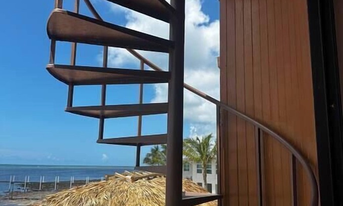 Long Beach Estates Apartment | Beach View Room Dormitory Room Barnacle Resort