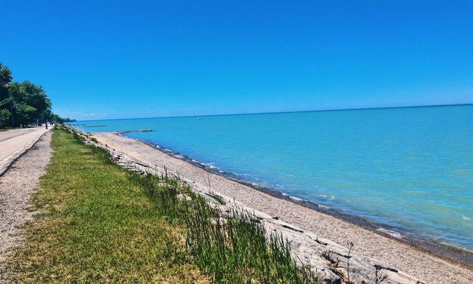 Sarnia House | BeachBum House: Bikes, Firepit & Paddleboards