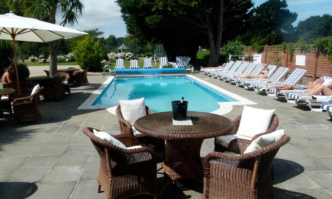 Grouville Hotel | Beachcombers Hotel