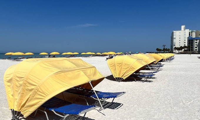 St. Pete Beach Condo | BEACHFRONT 2 BEDROOM!nSALE! Great Views! Walk to beach & restaurants!
