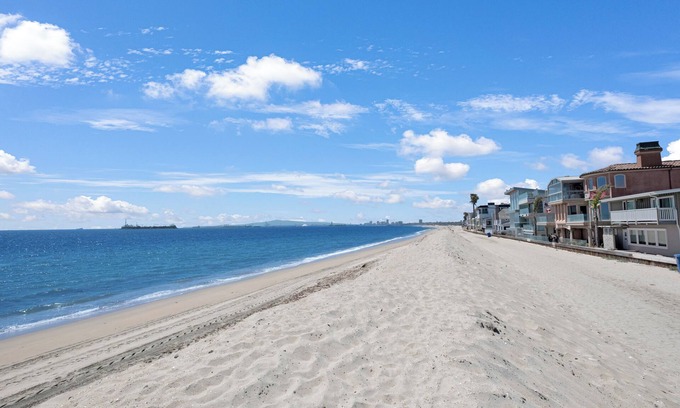 Harbor House | Beachfront 3-bedroom home centrally located on the Long Beach peninsula