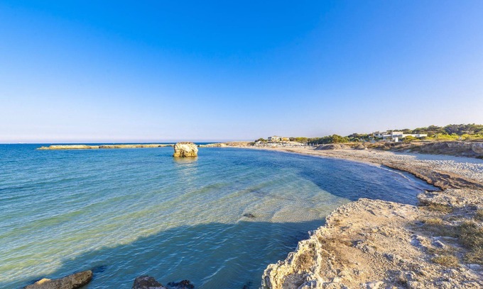 Torre Specchia Ruggeri House | Beachfront apartment overlooking the sea of Torre Specchia