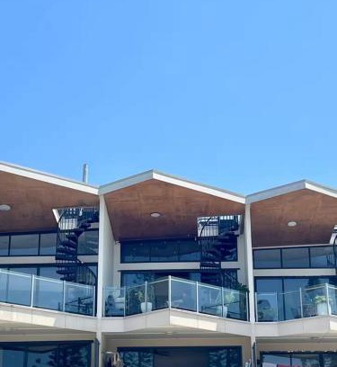 Mudjimba Apartment | Beachfront Bliss with Ocean Views