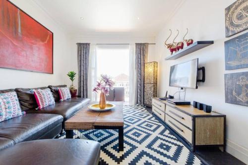 Bondi Beach Apartment | Beachfront Building on Bondi Beach