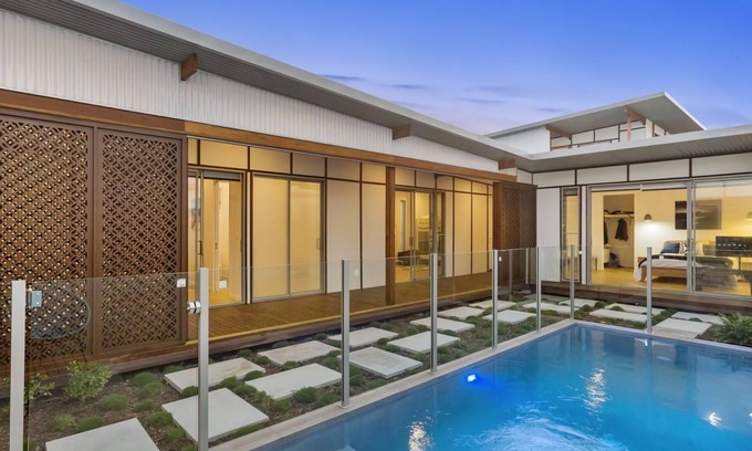 Casuarina House | Beachfront Eclipse with Pool