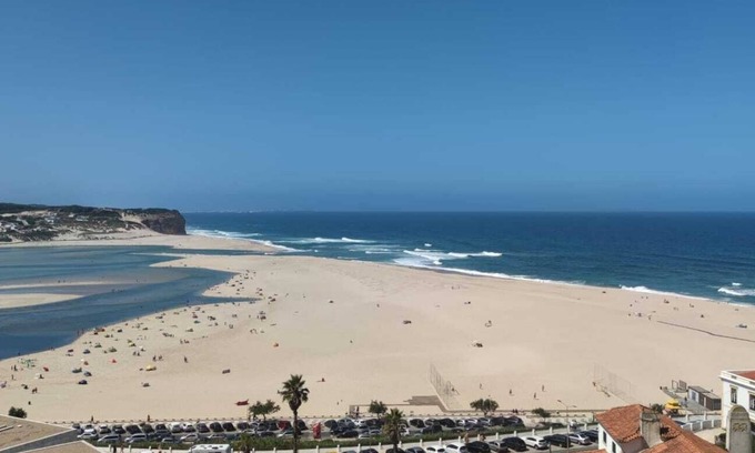 Foz do Arelho Condo | Beachfront loft with incomparable sea view and huge roof terrace.