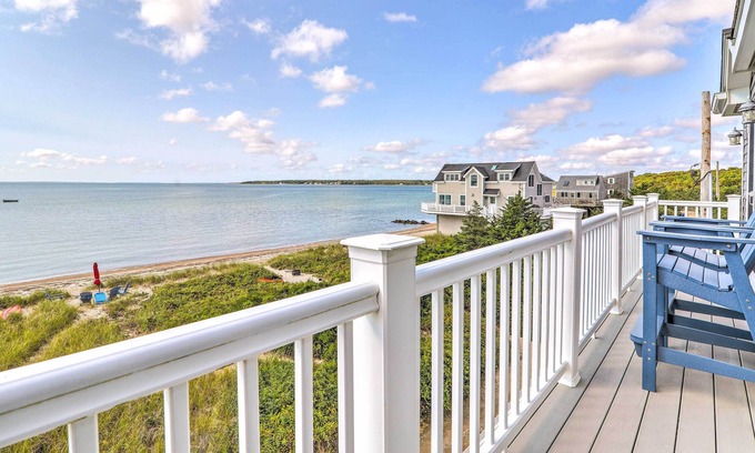 Mattapoisett Center House | Beachfront Mattapoisett Retreat w/ Fire Pit!