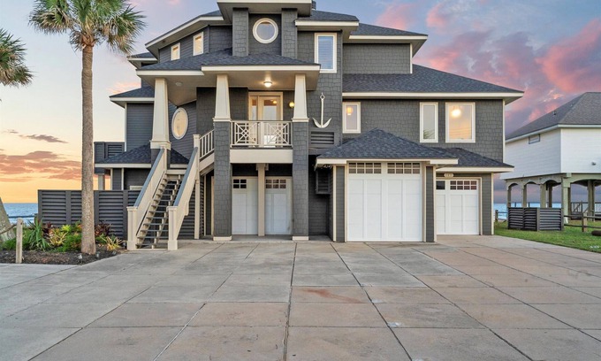 Sands Of Kahala Beach House | Beachfront | Pool | Sleeps 15