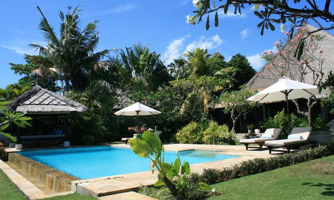 Dencarik Villa | Beachfront Villa Jasmine Lovina