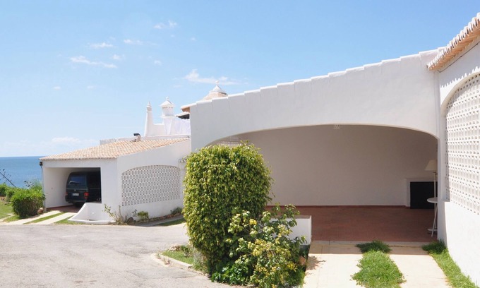Alporchinhos House | Beachhouse with Garden and Sea View - 40m to the Beach