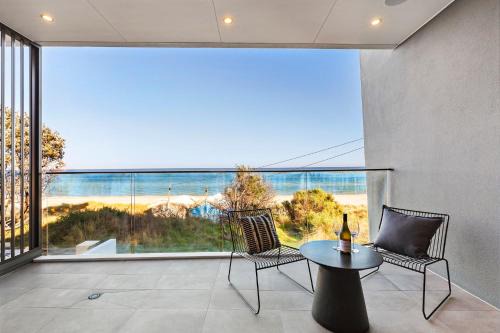 Chelsea House | Beachside Lane - Luxury On the Beach with Views