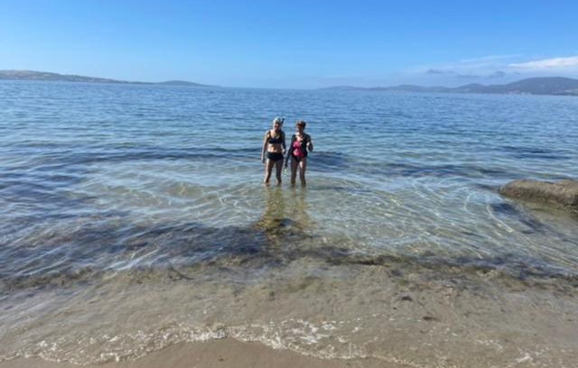 Taroona Apartment | Beachside Taroona with Spa