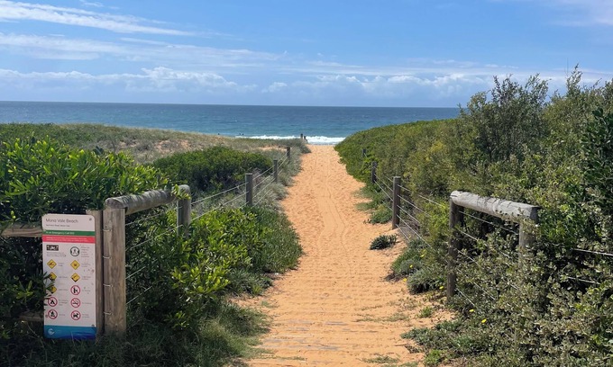 Mona Vale House | Beachside townhouse at Mona Vale beach, spacious and modern, footsteps to beach
