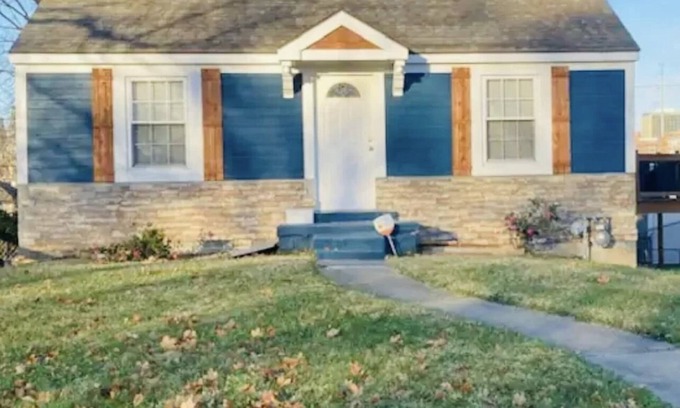 Kansas City Bed & Breakfast | Beacon Hill Bungalow Five Minutes From Downtown Kansas City!
