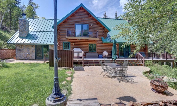Deadwood Cabin | Bear Butte Gulch Lodge | 4 Bed, 2 Bath