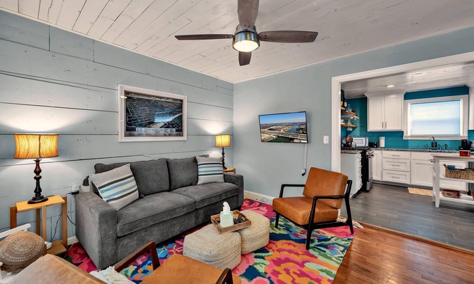 East Riverside House | Bear Necessities