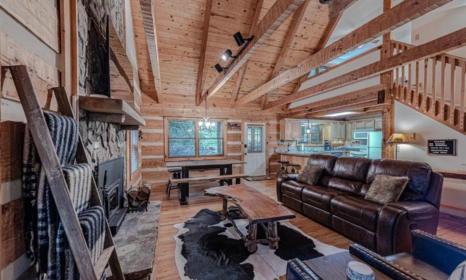 Seven Devils House | Bear Pause Cabin 3 BR/3BA Amazing view of the Lake