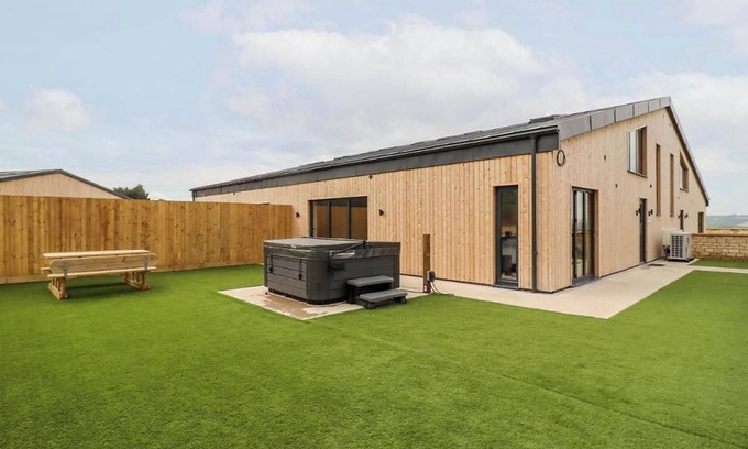 Little Rissington Cottage | Bears Court Unit 3 - UK48009