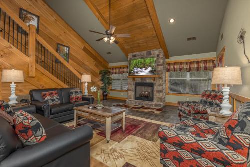 Gatlinburg Ski Chalet | BearVue Point by Eden Crest