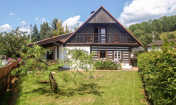 Lanov Villa | Beautiful private villa for 9 guests with WIFI, TV, terrace, pets allowed and parking