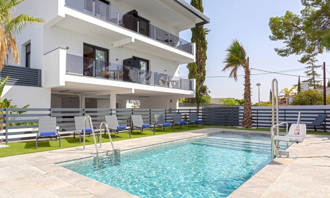 Distrito Norte Sierra Apartment | Beautiful 1 bd with terrace, pool and parking. Arruzafa III