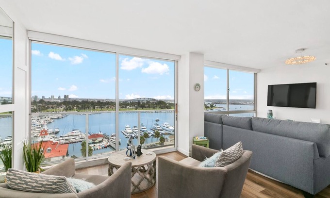 Coronado Condo | Beautiful 1 bedroom in the Shores!