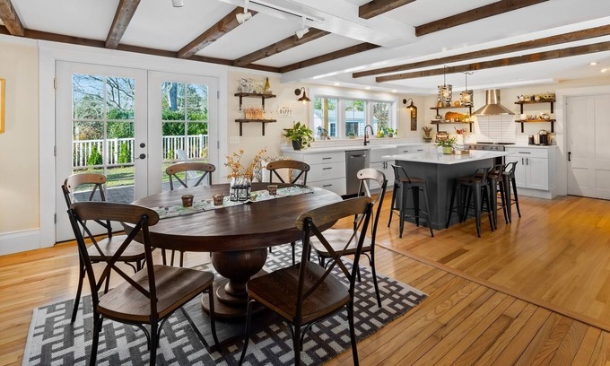 East Orleans Cabin | Beautiful 1770 historic home, 7 bedrooms all ensuite, hot tub, pets welcome