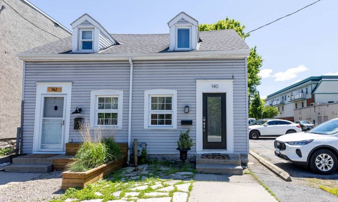 Byward Market - Parliament Hill House | Beautiful, 19th century Semi in the Heart of the Byward Market