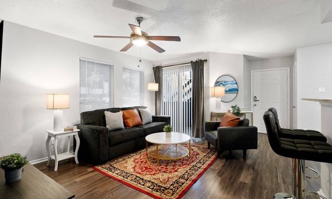 University Hills and Windsor Park Apartment | Beautiful 1BD/1BA in University Hills 7737