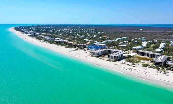 Sanibel Condo | Beautiful 2 Bedroom, 2 Bathroom, Beach View condo located on West Gulf Drive