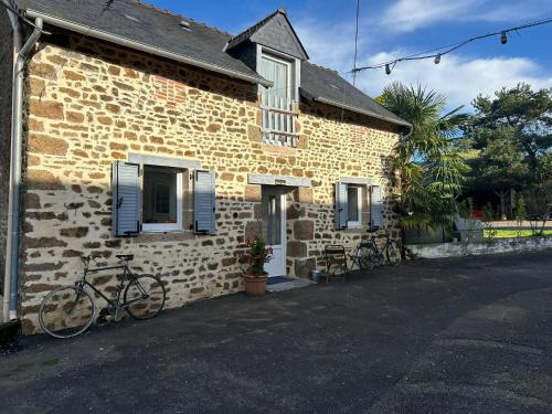 Montenay House | Beautiful 2-Bedroom Gîte in Montenay
