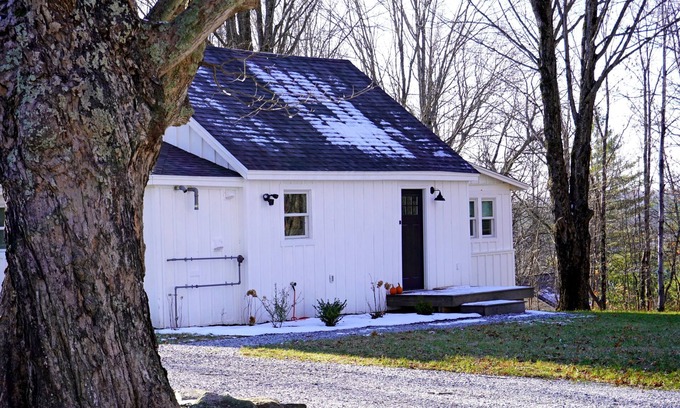 Hinsdale Cabin | Beautiful 2-Bedroom + Loft with Hot Tub at Lake Ashmere