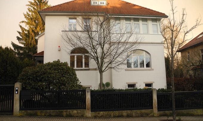 Buhlau/Weier Hirsch Apartment | Beautiful 2-room apartment, Dresden-Bühlau, on the heath, but close to the city, terrace, quiet