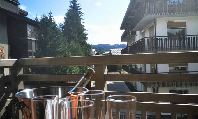 Les Gets Apartment | Beautiful 3* 1BR, Les Gets center, terrace, parking, ski and bike storage