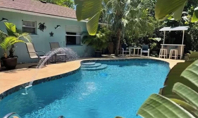 Palma Sola House | Beautiful 3 bdrm Private home with HEATED pool 5 mi from Anna Maria Island!