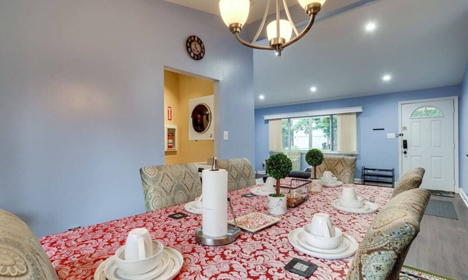 Alexandria West Apartment | Beautiful 3 bedrooms and 2 baths with free parking