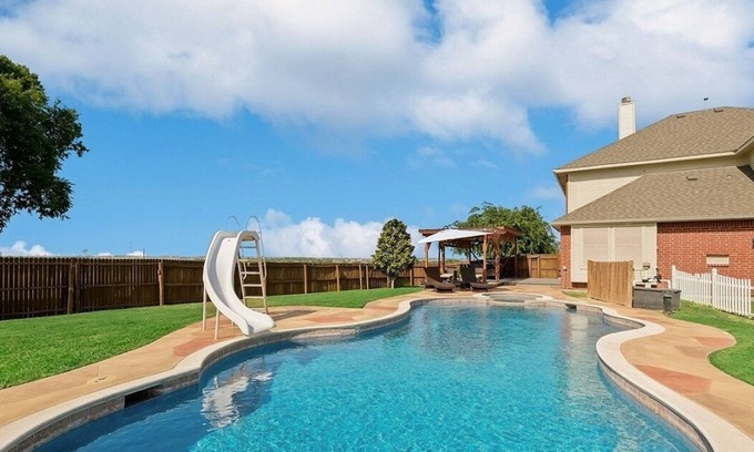 Frisco Villa | Beautiful 5 Bedroom Home W/Pool, Spacious Backyard, Countryside View