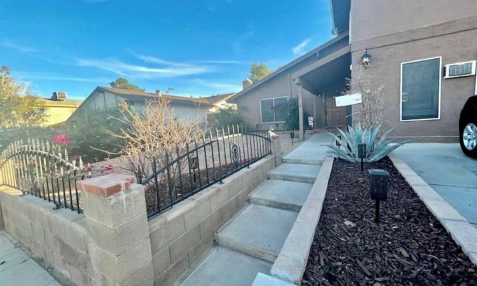 Sunrise Manor House | Beautiful 5Bed/3Bath + Pool In Las Vegas