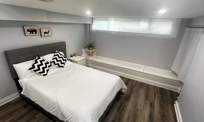 Ajax House | π‘ Beautiful Ajax Retreat β Comfort, Space, and a Great Location!