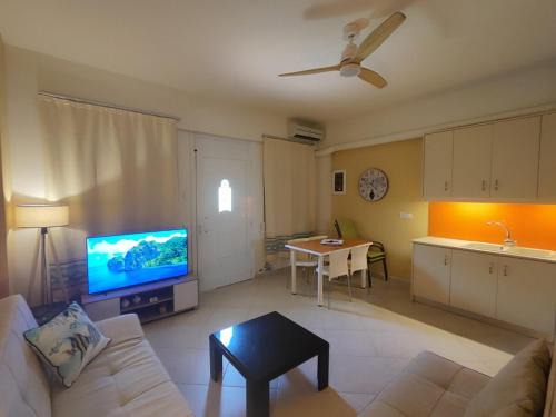 Agkisaras Apartment | Beautiful apartment near the beach